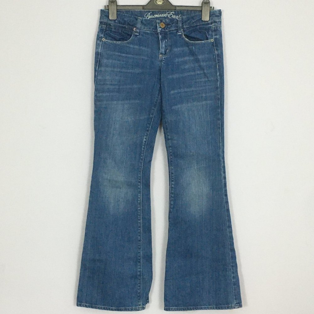 American Eagle Womens 6 Medium Wash Real Flare Low Rise Cotton Blend Blue Jeans
